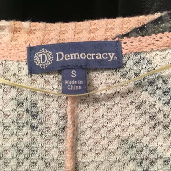 NWT Democracy thermal tropical top Large - Picture 8 of 13